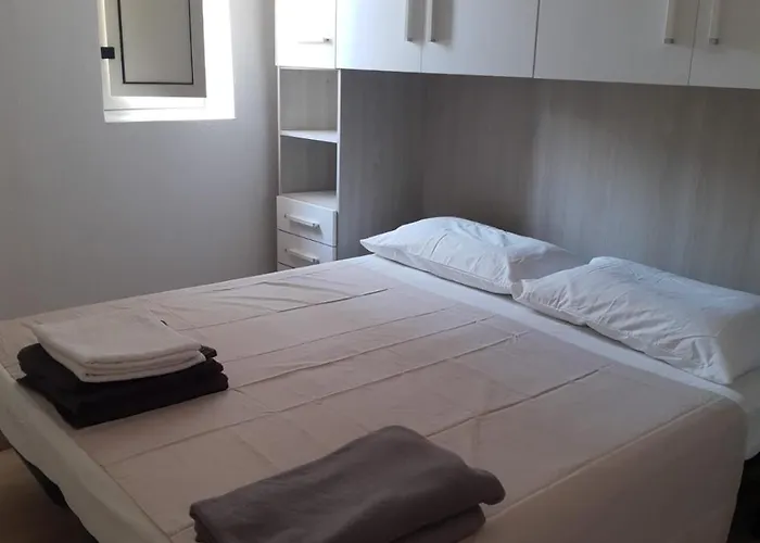 Oasis Escape Vaccarizzo-Delfino